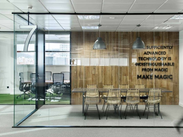 Mampara de Oficina en Madera y Mixta en Málaga