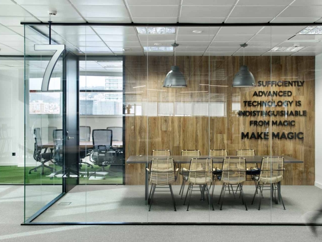 Mampara de Oficina en Madera y Mixta en Málaga